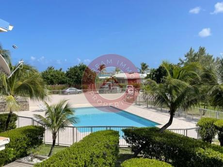 SUPERBE DUPLEX VUE MER REFAIT A NEUF A BAIE ORIENTALE – SAINT-MARTIN 