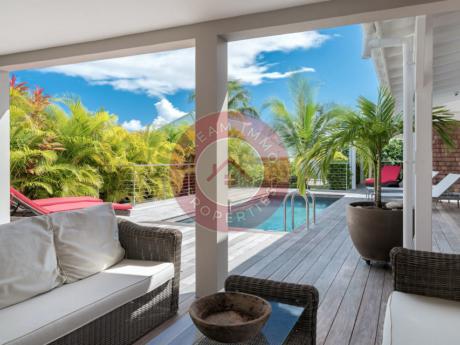 CHARMANTE VILLA ATYPIQUE 2 CH AVEC PISCINE A GRAND FOND– SAINT-BARTH