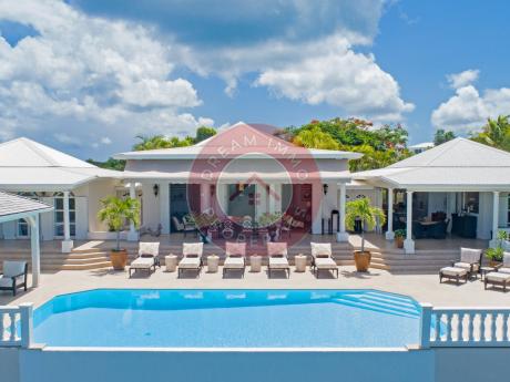 MAGNIFIQUE ET LUXUEUSE VILLA AVEC VUE MER SITUE A TERRES BASSES - SAINT-MARTIN