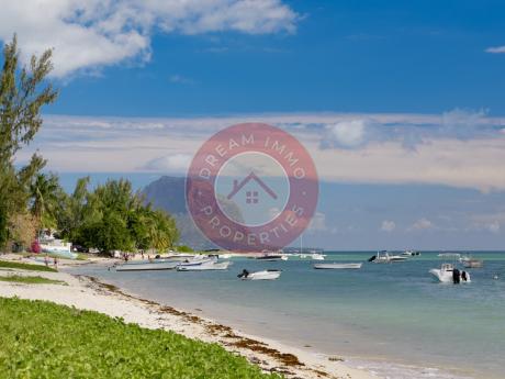 EN BORD DE MER ! PENTHOUSE VUE MER DE 4 CHAMBRES SUR LA PLAGE DE TAMARIN - ILE MAURICE