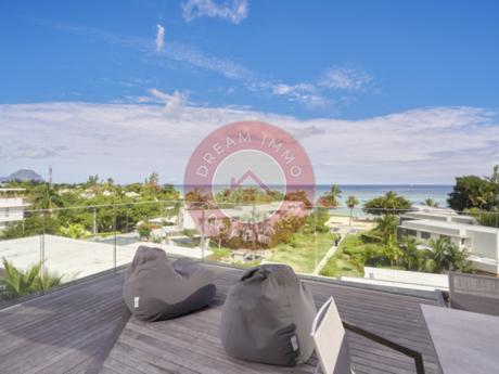 EN BORD DE MER ! PENTHOUSE VUE MER DE 4 CHAMBRES SUR LA PLAGE DE TAMARIN - ILE MAURICE