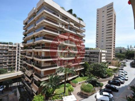 BEL APPARTEMENT AVEC APERÇU MER AU CŒUR DU PRESTIGIEUX QUARTIER DU CARRE D’OR - MONACO
