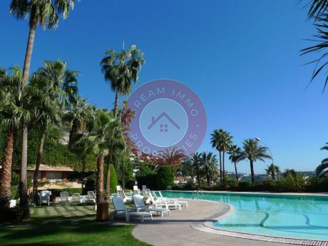 LUXUEUX STUDIO AVEC VUE MONTAGNES ET PISCINE A LA ROUSSE-SAINT ROMAN - MONACO