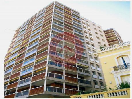 STUDIO ÉLEGANT AVEC BALCON ET VUE DEGAGEE À JARDIN EXOTIQUE- MONACO