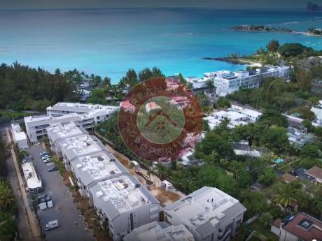 TRES BEAUX PENTHOUSES CONSTRUITS A 200 M DE LA MER A PEREYBERE – ILE MAURICE