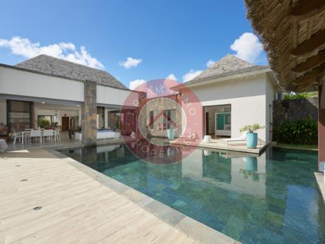 LUXUEUSE ET MAGNIFIQUE VILLA BALINAISE SITUÉE À GRAND BAIE - ILE MAURICE