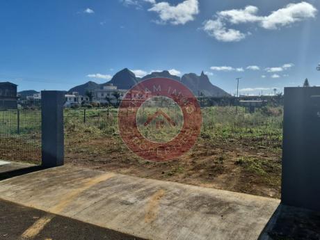 TERRAIN RESIDENTIEL DE 462 M2 A VENDRE DANS LE QUARTIER DE L’AVENIR - LE MAURICE