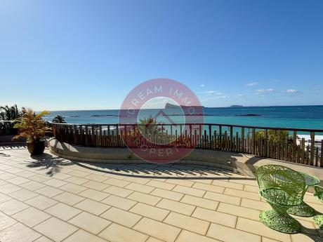 PENTHOUSE PIEDS DANS L'EAU & VUE MER A CAP MALHEUREUX – ILE MAURICE