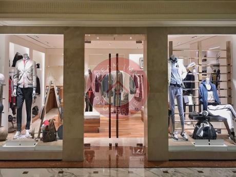 GRANDE BOUTIQUE DANS UN CENTRE COMMERCIAL LUXUEUX AU COEUR DE MONACO