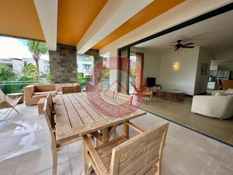 BEL APPARTEMENT DE 3 CHAMBRES DANS UNE RESIDENCE AVEC HOTEL & GOLF A AZURI - ILE MAURICE