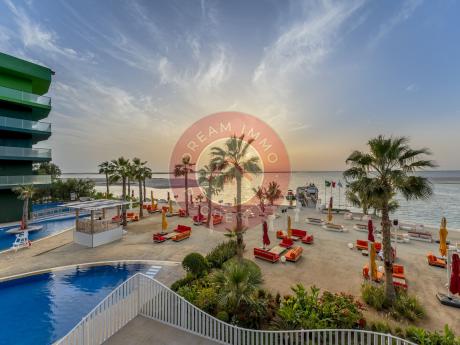 CÔTE D’AZUR RESORT – SUITE PREMIUM 1CH EN BORD DE MER SUR THE WORLD ISLANDS – DUBAI