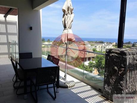 REVENTE PENTHOUSE DE 3 CH AVEC VUE MER A TAMARIN - ILE MAURICE