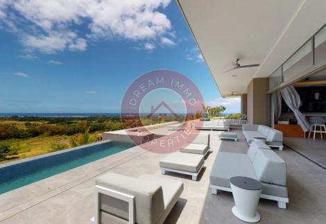 SUBLIME & LUXUEUSE VILLA OFFRANT UNE VUE MER PANORAMIQUE A BEL OMBRE, ILE MAURICE