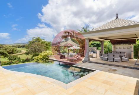 BELLE VILLA GOLF VUE DEGAGEE DE STYLE CONTEMPORAINE SUR VALRICHE A BEL OMBRE, ILE MAURICE