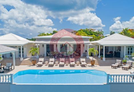 MAGNIFIQUE ET LUXUEUSE VILLA AVEC VUE MER SITUE A TERRES BASSES - SAINT-MARTIN