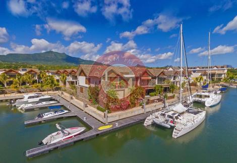 DUPLEX TRES BIEN SITUEE A LA BALISE MARINA A RIVIERE NOIRE - ILE MAURICE 