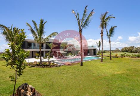 SUBLIME VILLA MODERNE VUE MER ET MONTAGNE DANS LE PRESTIGIEUX DOMAINE D’ANAHITA - ILE MAURICE 