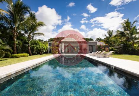 GRANDE VILLA CONTEMPORAINE AVEC MAGNIFIQUE PISCINE DE 15 METRES A ANAHITA - ILE MAURICE 