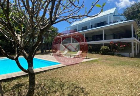 VILLA DE CHARME DE 4 CH SUR UN TERRAIN DE 3500 M² PROCHE DE GRAND-BAIE – ILE MAURICE