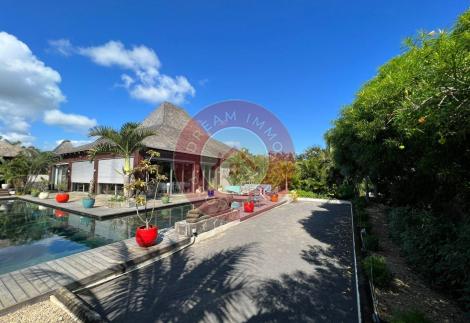 BELLE VILLA STYLE BALINAIS DE 4 CH EN REVENTE A PEREYBERE – ILE MAURICE