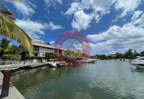 BELLE VILLA TRIPLEX EN REVENTE A LA BALISE MARINA A RIVIERE NOIRE - ILE MAURICE