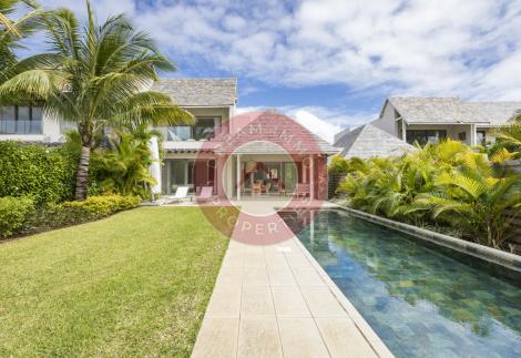 SUPERBE VILLA JUMELEE DE 3 CH EN BORD DE GOLF DANS LE DOMAINE ANAHITA RESORT