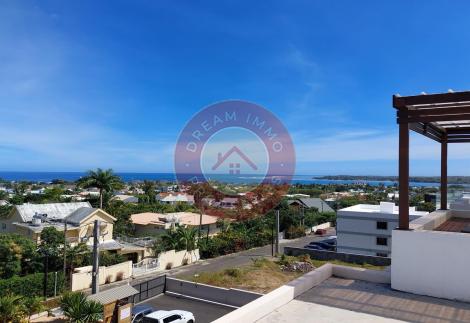 SUBLIMES VUES MONTAGNE & MER ! PENTHOUSE AVEC TOIT-TERRASSE PRIVE A TAMARIN – ILE MAURICE