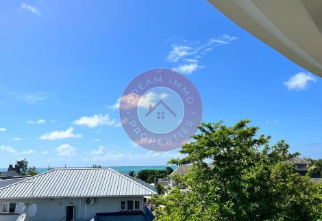 VUE MER ! BEAU PENTHOUSE 3 CHAMBRES ENTRE MER & GOLF A AZURI – ILE MAURICE