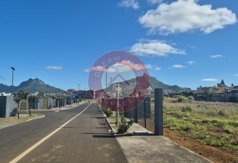 TERRAIN RESIDENTIEL DE 378 M2 A VENDRE DANS LE QUARTIER DE L’AVENIR - LE MAURICE