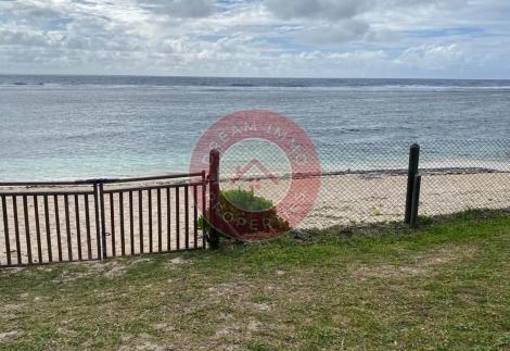 TERRAIN RESIDENTIEL PIEDS DANS L'EAU A POSTE LAFAYETTE, AU NORD-EST DE L'ILE MAURICE