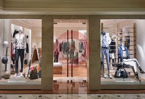 GRANDE BOUTIQUE DANS UN CENTRE COMMERCIAL LUXUEUX AU COEUR DE MONACO